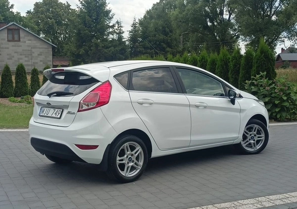 Ford Fiesta cena 26000 przebieg: 131585, rok produkcji 2013 z Chełmno małe 436